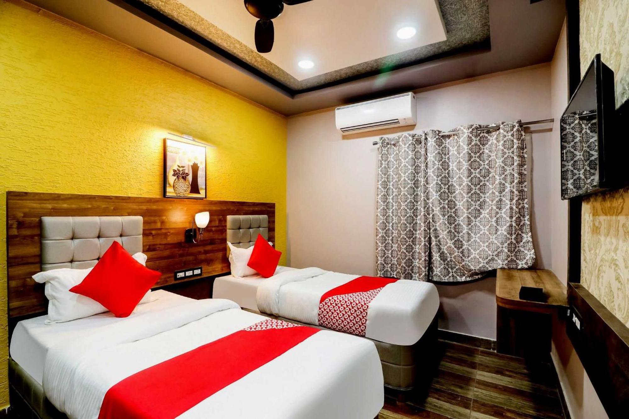 Super Hotel O Padma Manor Brahmapur Exteriör bild