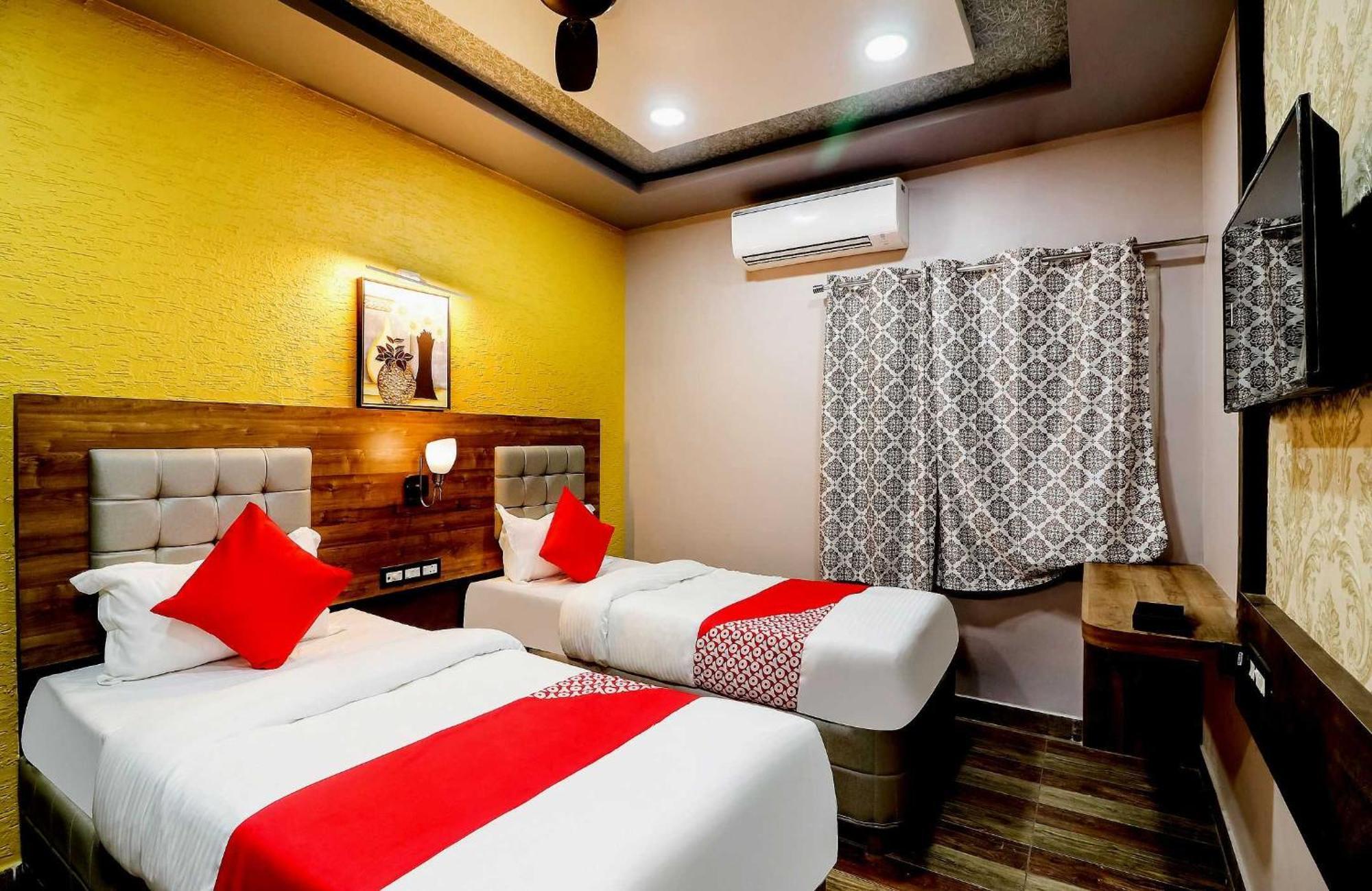 Super Hotel O Padma Manor Brahmapur Exteriör bild