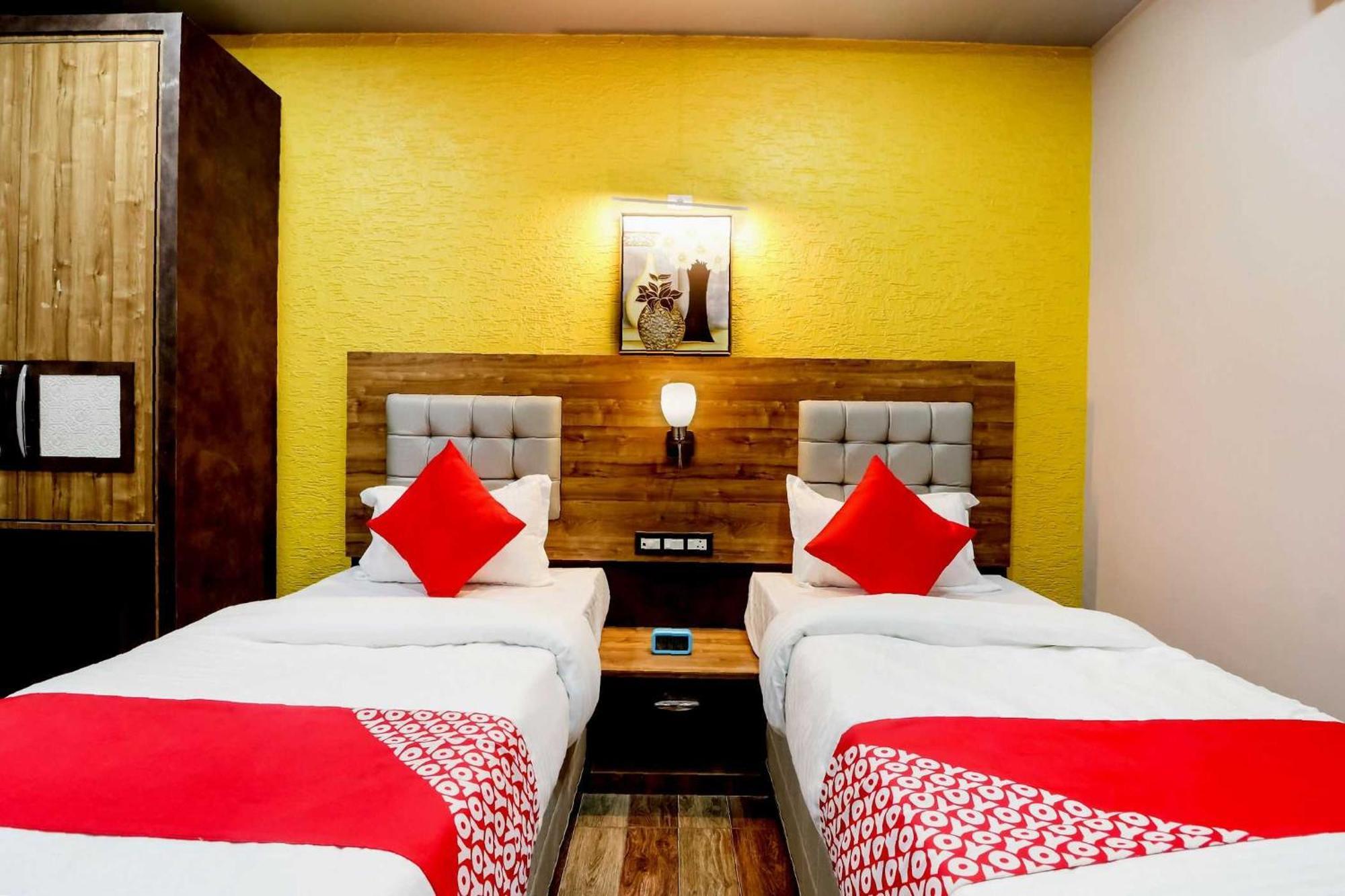 Super Hotel O Padma Manor Brahmapur Exteriör bild