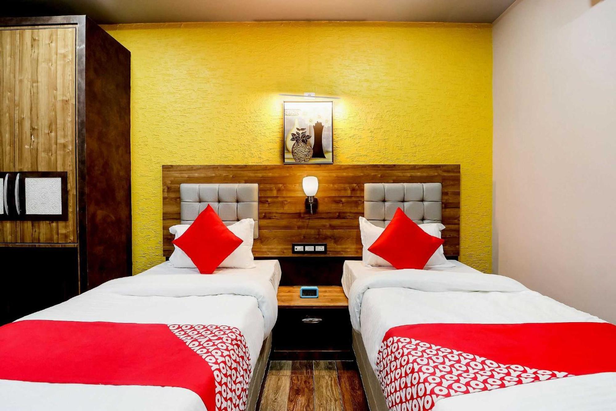 Super Hotel O Padma Manor Brahmapur Exteriör bild