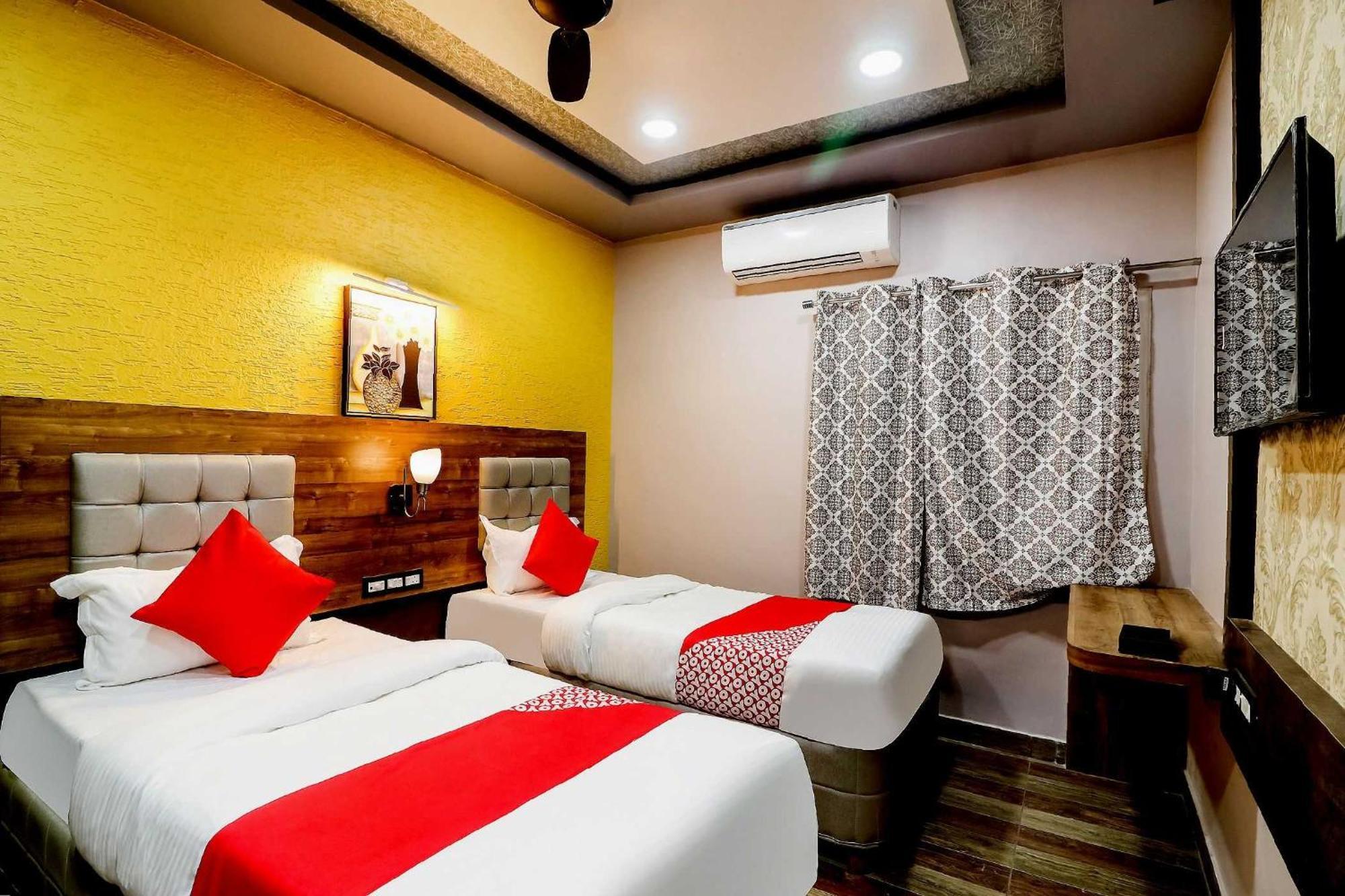 Super Hotel O Padma Manor Brahmapur Exteriör bild