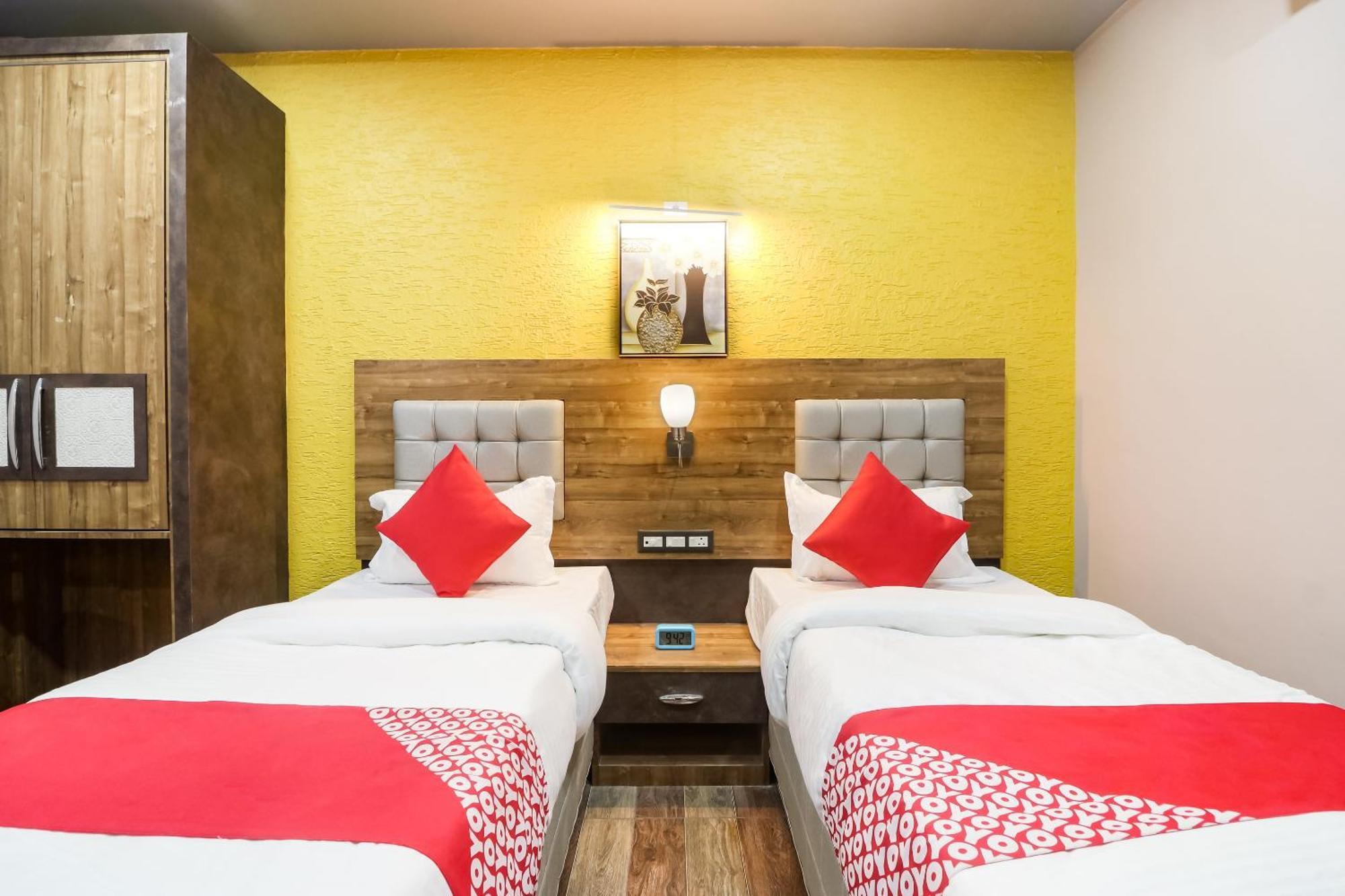 Super Hotel O Padma Manor Brahmapur Exteriör bild