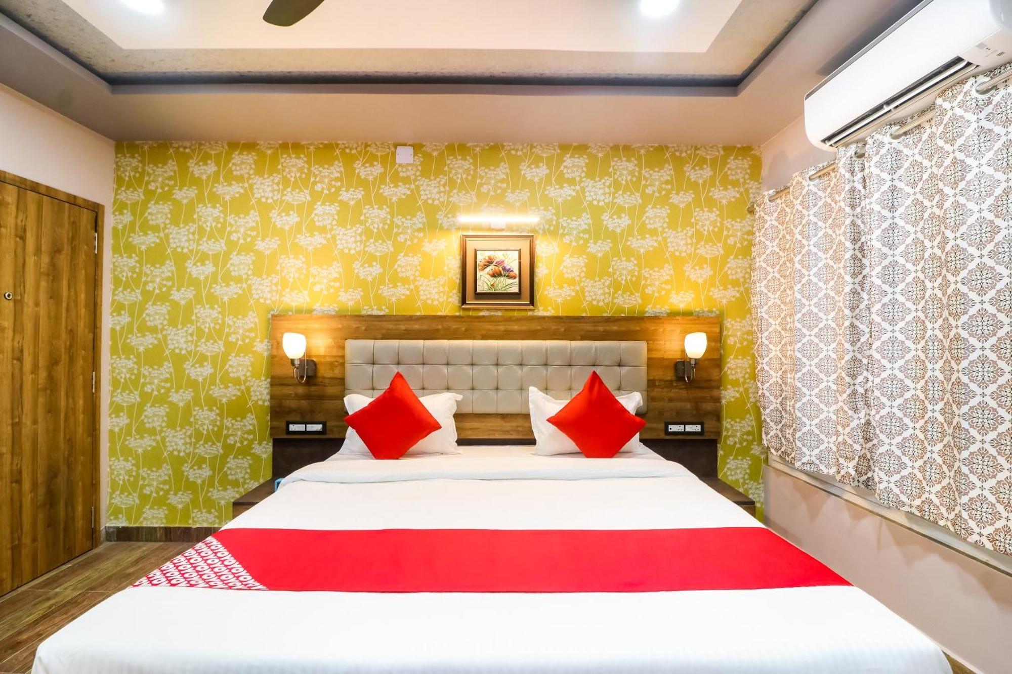 Super Hotel O Padma Manor Brahmapur Exteriör bild